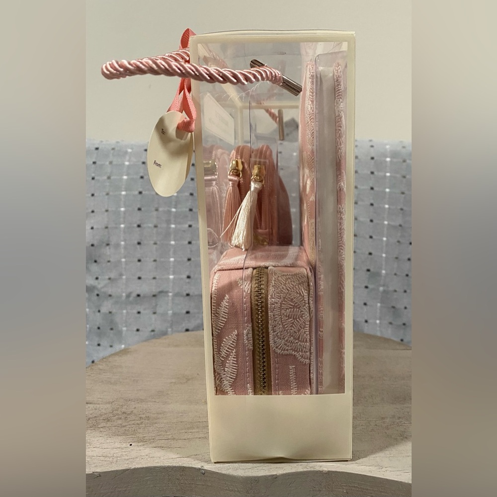 NEW Embroidered Gift Set - Picture 4 of 15